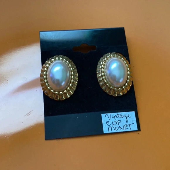 Vintage Faux Pearl Gold tone Monet Clip on earrings - Picture 2 of 5